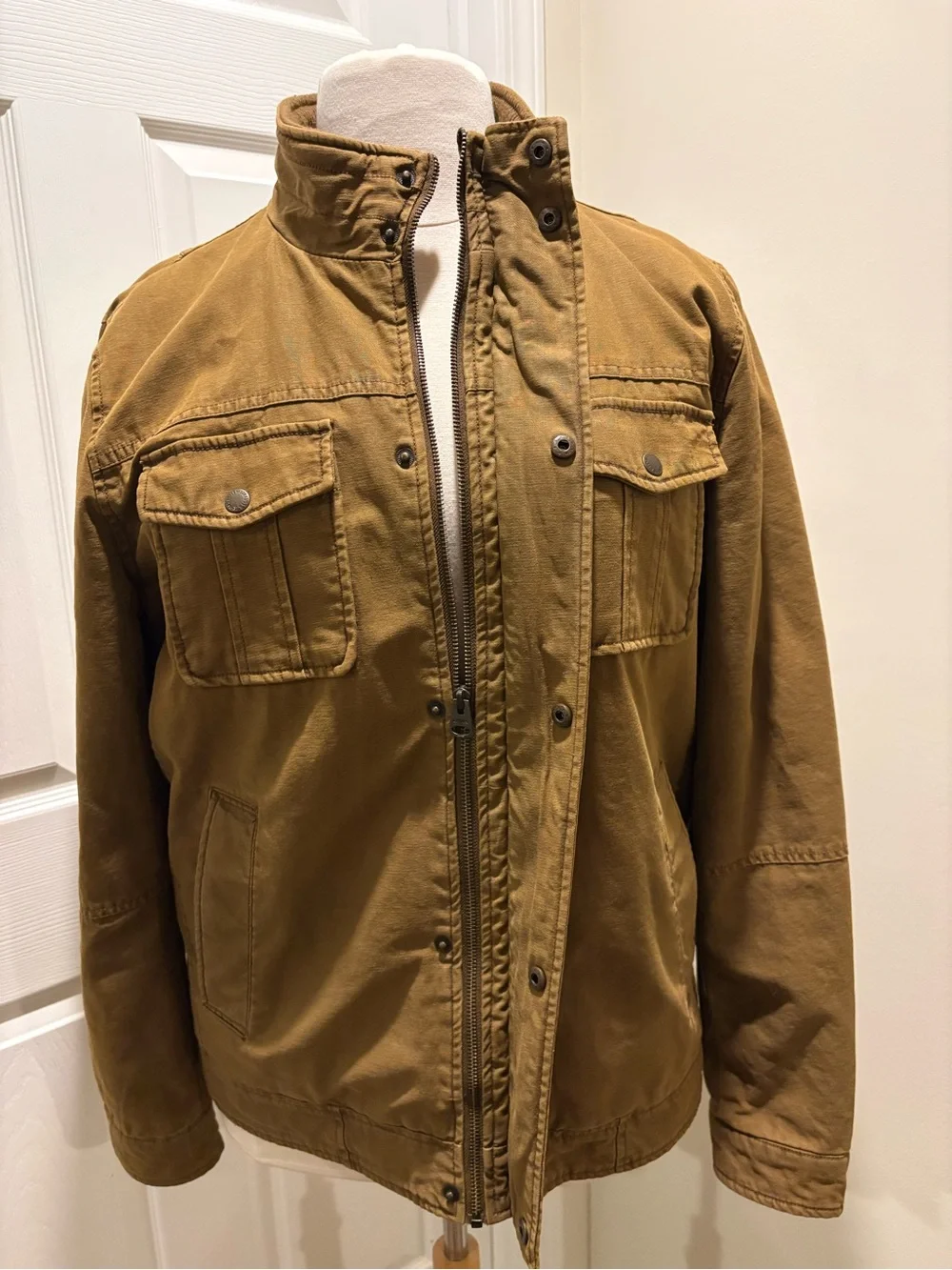 Levis durable brown